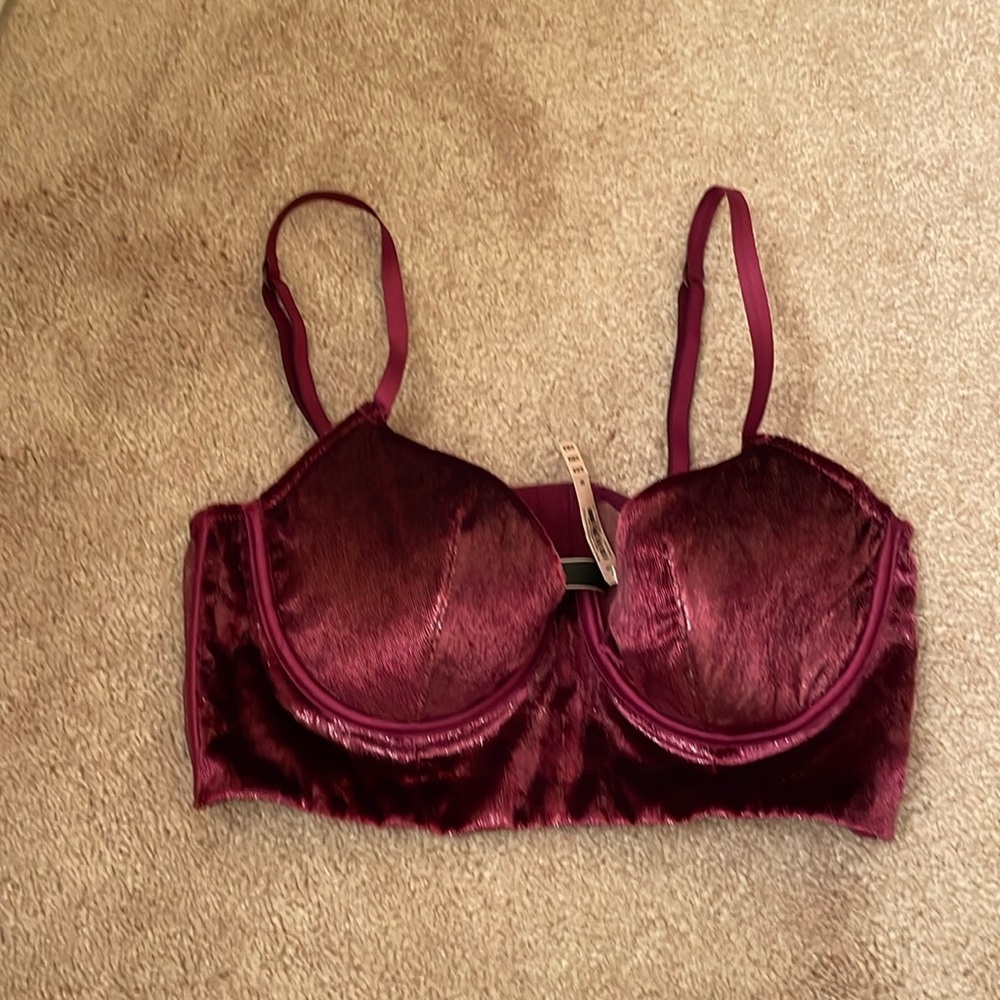 36B Vicoria’s Secret velvet/mesh Very Sexy balconet bra
